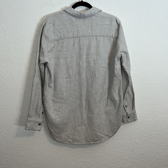 Madewell light gray mid weight flannel shacket with pockets Preppy Casual Alpine - Picture 7 of 11